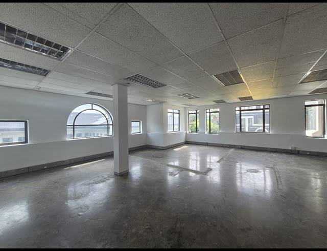 390M² OFFICE TO LET IN HYDE PARK